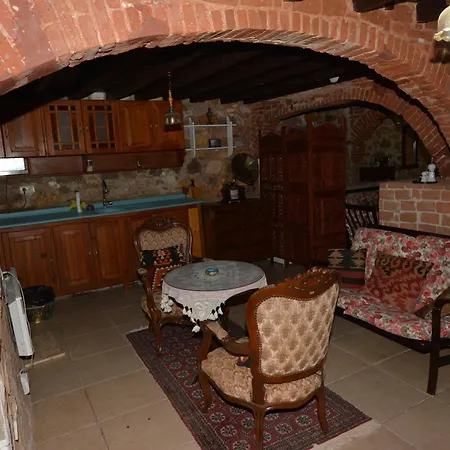 Πανσιόν Cunda Zehra Teyzenin Evi 4*