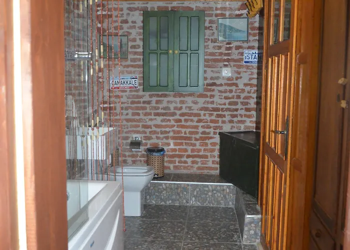 Cunda Zehra Teyzenin Evi Ayvalı