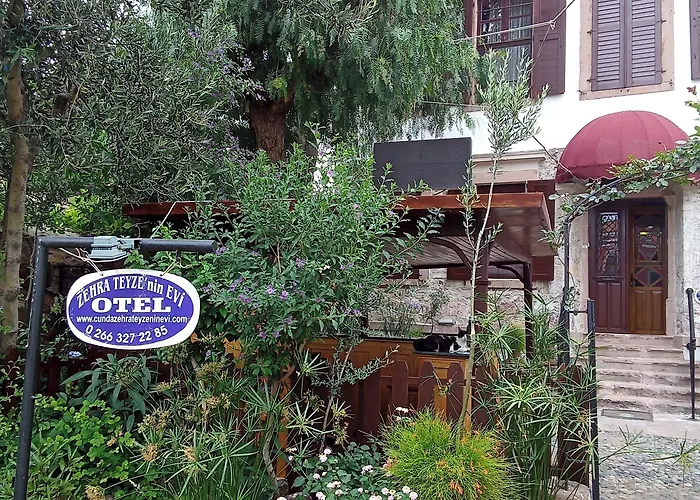 Cunda Zehra Teyzenin Evi