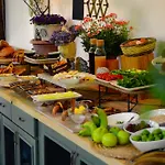 Гостевой дом Cunda Zehra Teyzenin Evi 4*