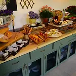 Cunda Zehra Teyzenin Evi
