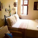 Cunda Zehra Teyzenin Evi Гостевой дом 4*
