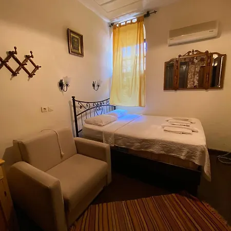 Cunda Zehra Teyzenin Evi Ayvalı