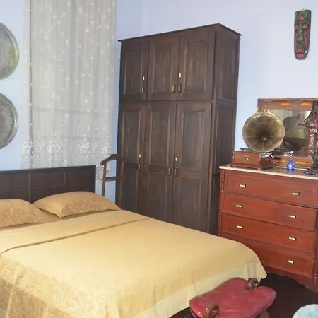 Cunda Zehra Teyzenin Evi