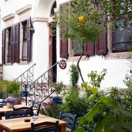 Gasthof Cunda Zehra Teyzenin Evi 3*
