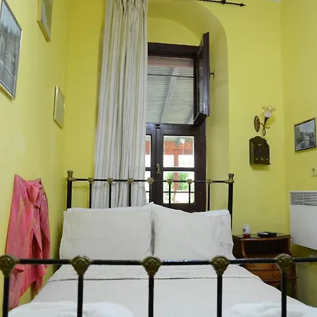 Cunda Zehra Teyzenin Evi Ayvalı