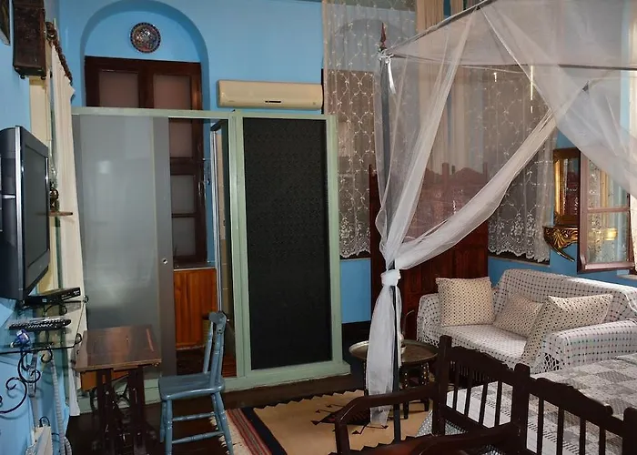 Cunda Zehra Teyzenin Evi Гостевой дом 4*